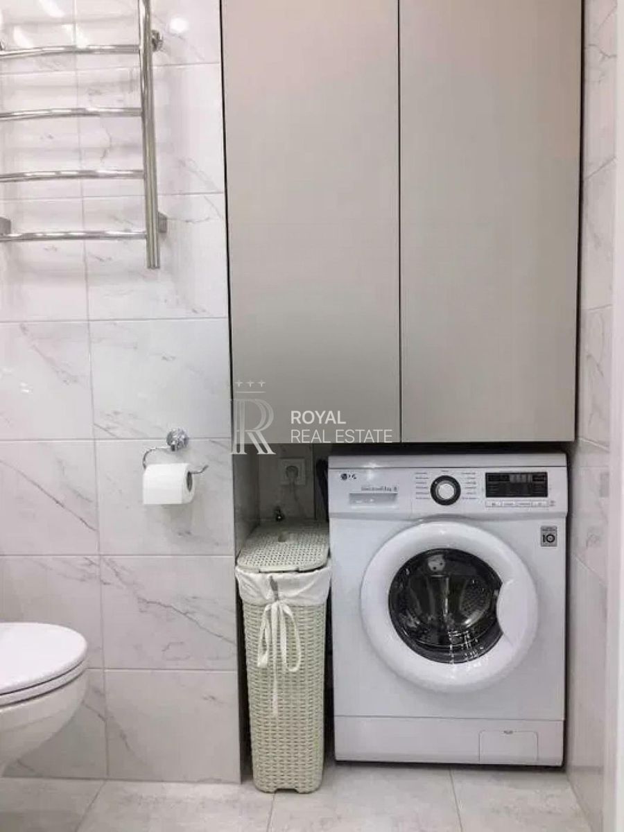 1831916172836861