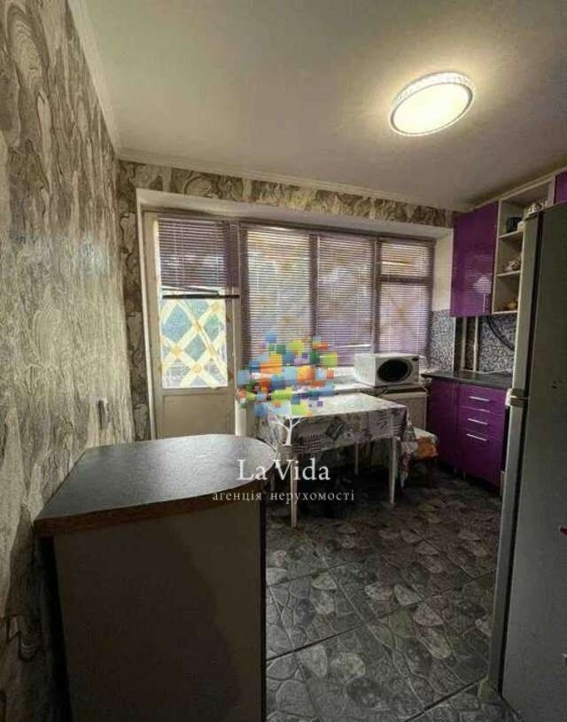 1831287589515863