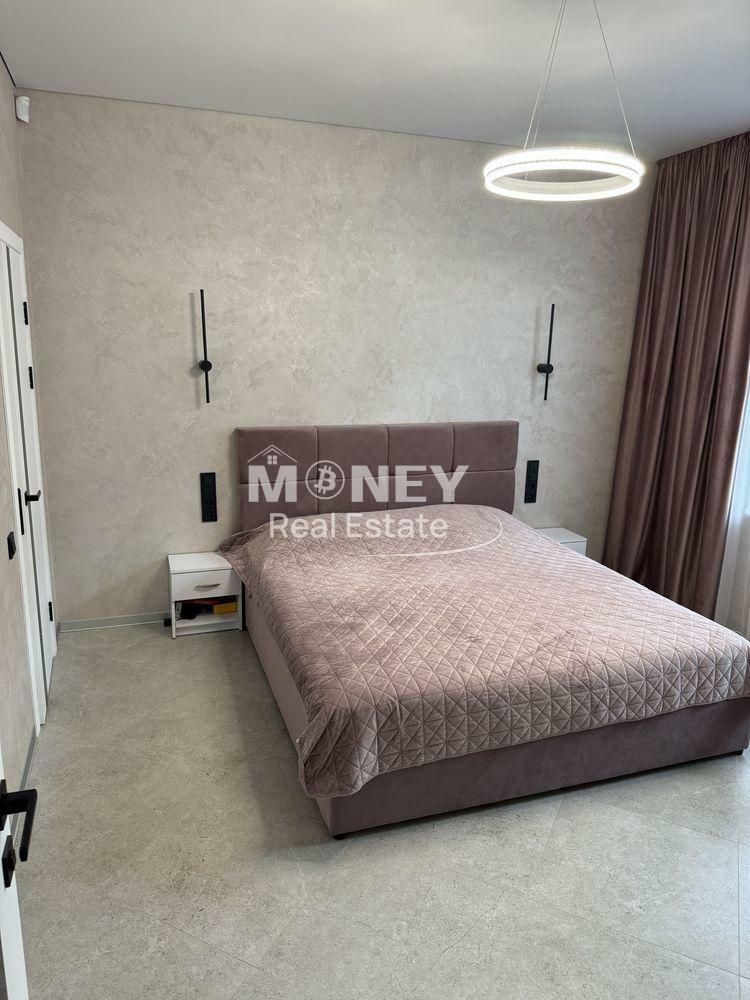 1836977953358864