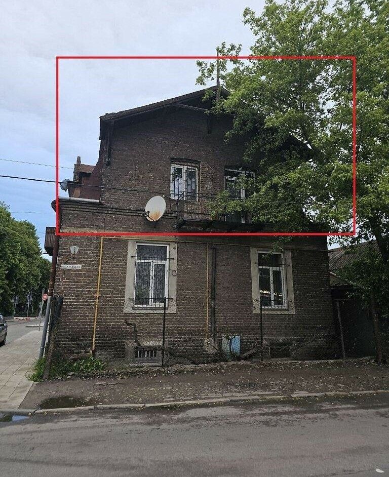 1837995713461864