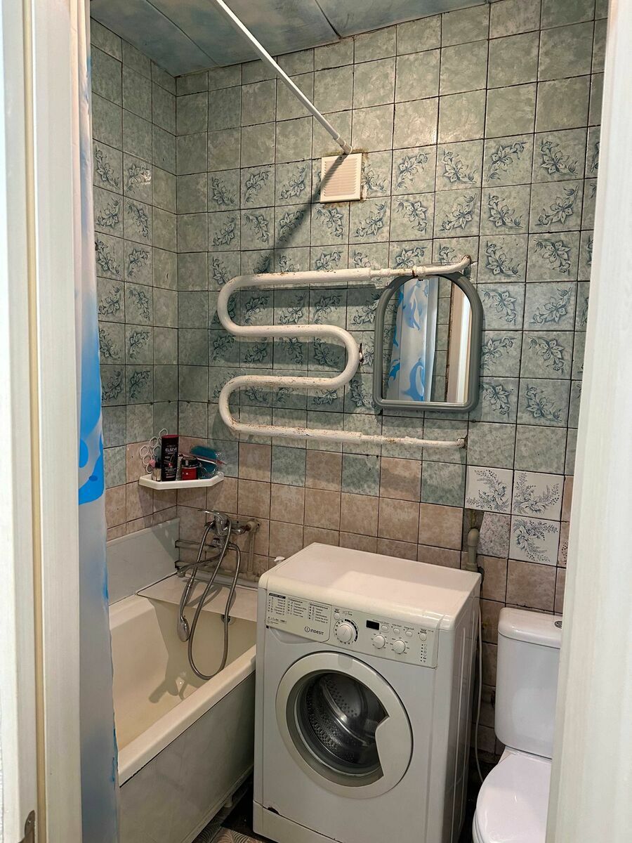 1834556762795867
