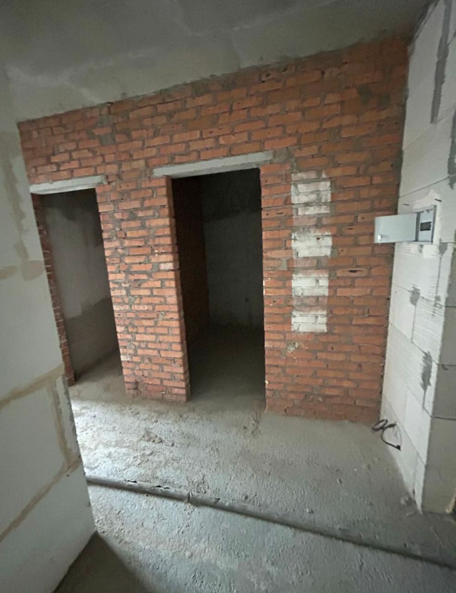 1831647954959868