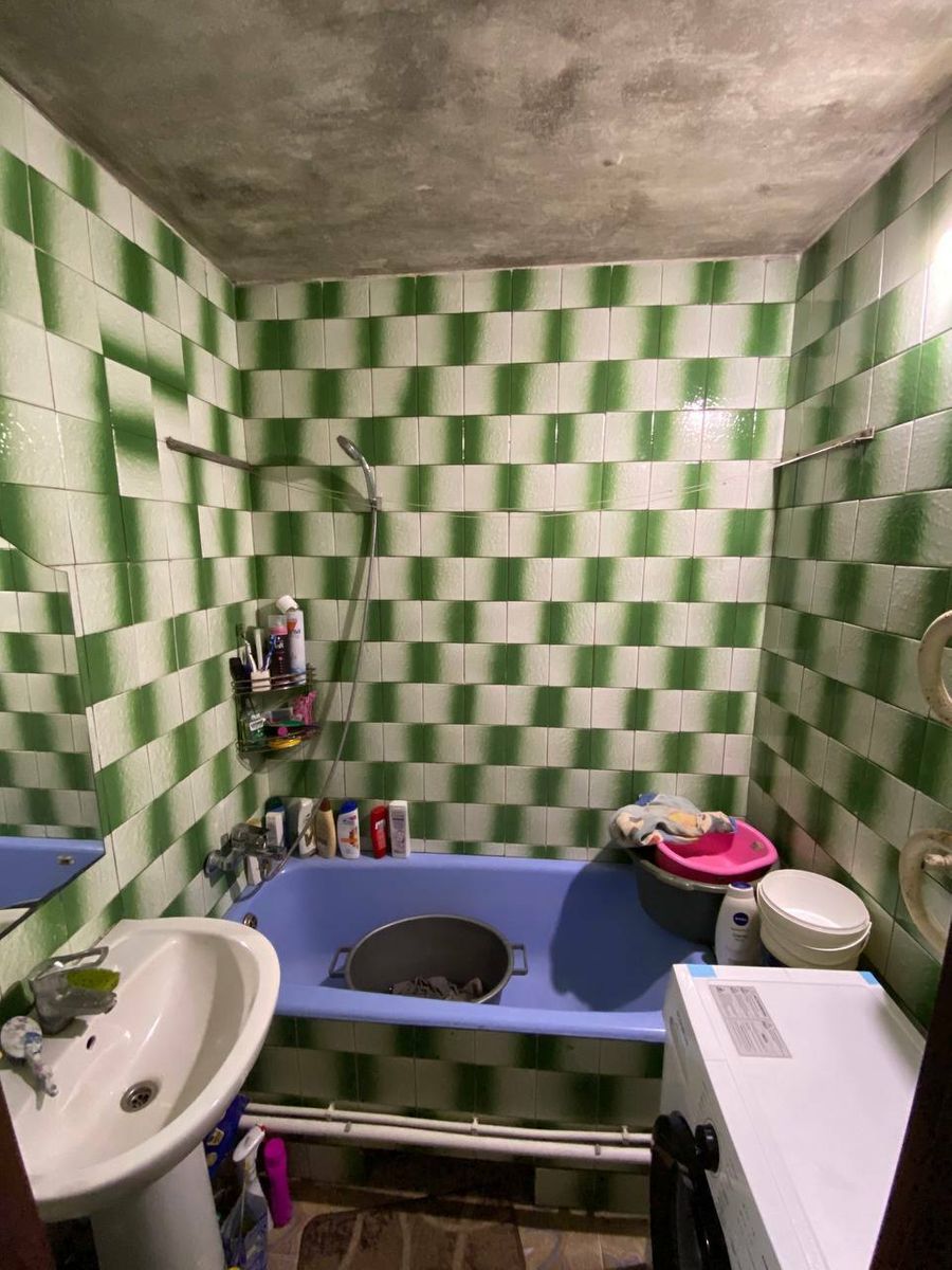 1834545032614869