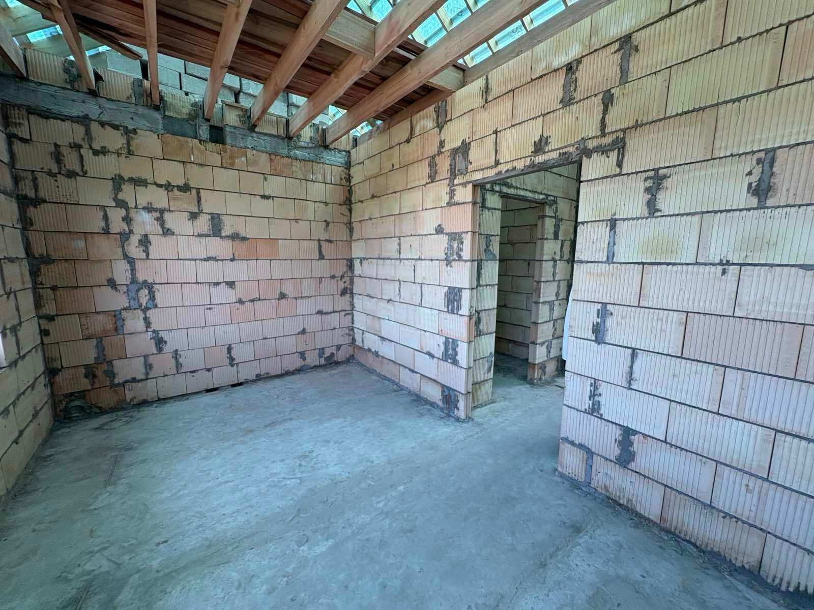 1835438531521087