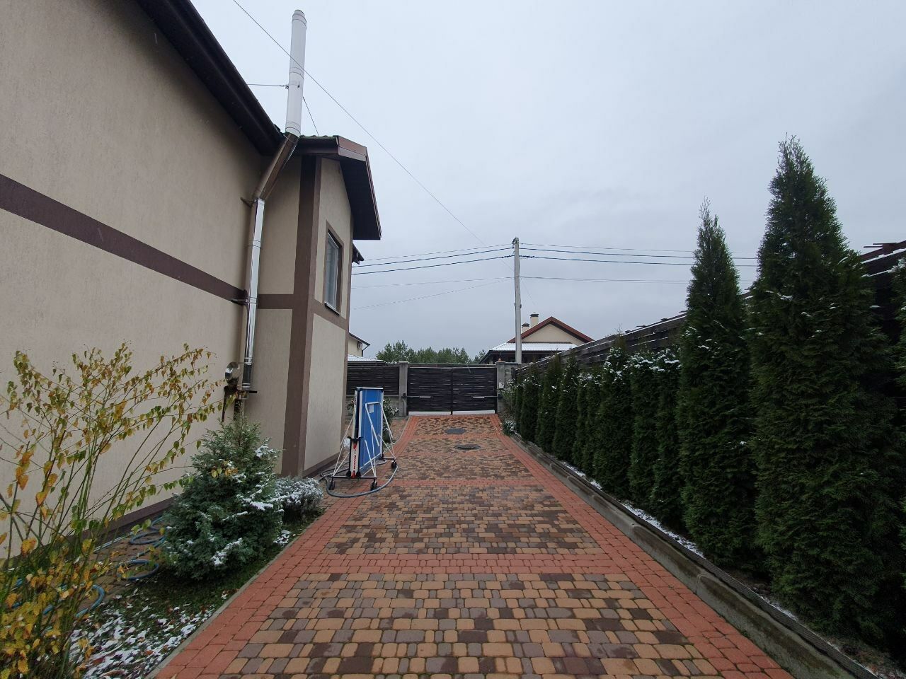 1837073896871870