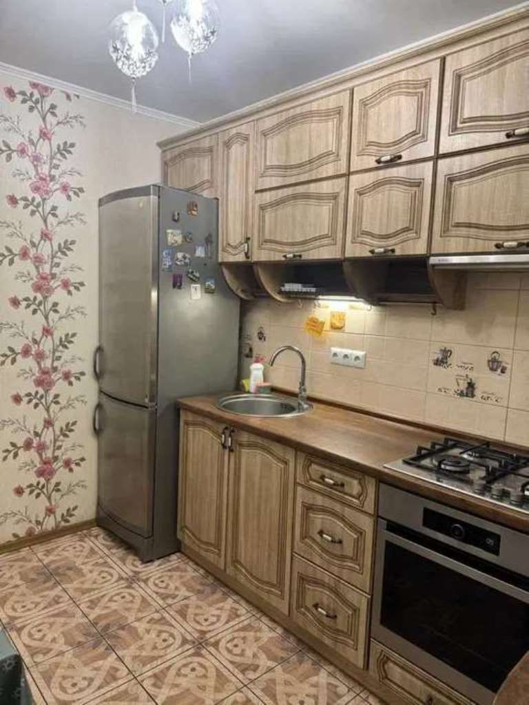1837702878599870