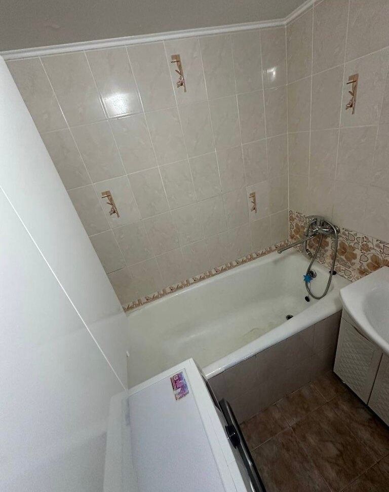 1836075403983872