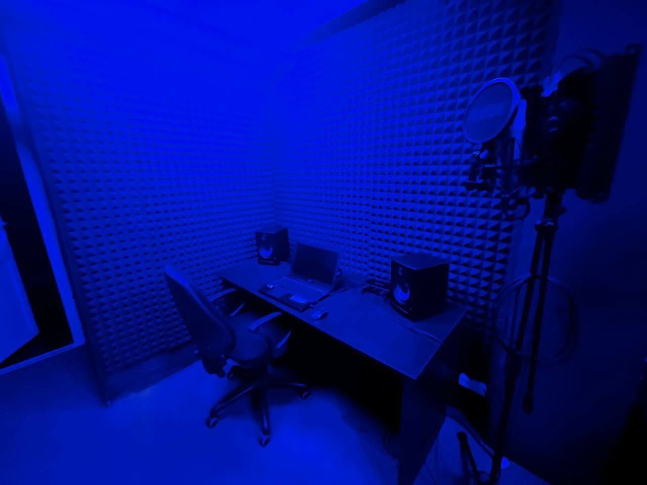 1835258123679875