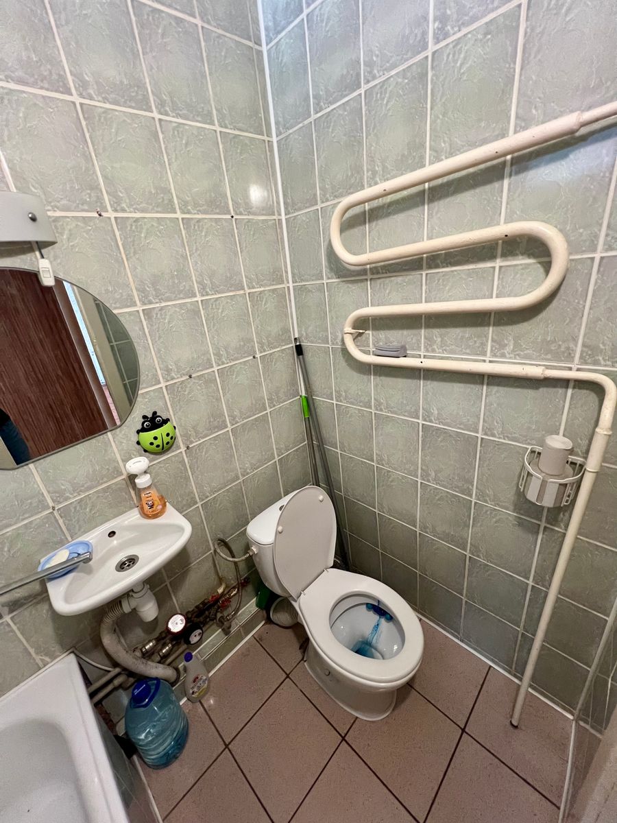 1835527162941876