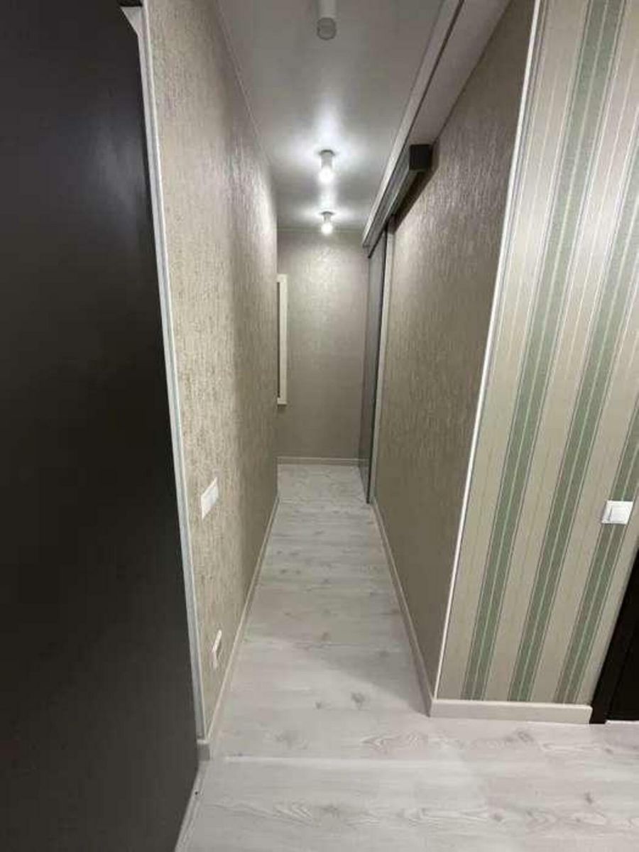 1832615779177877