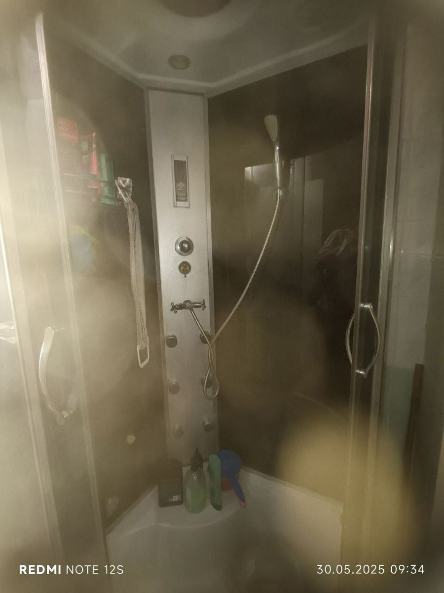 1833538113590877