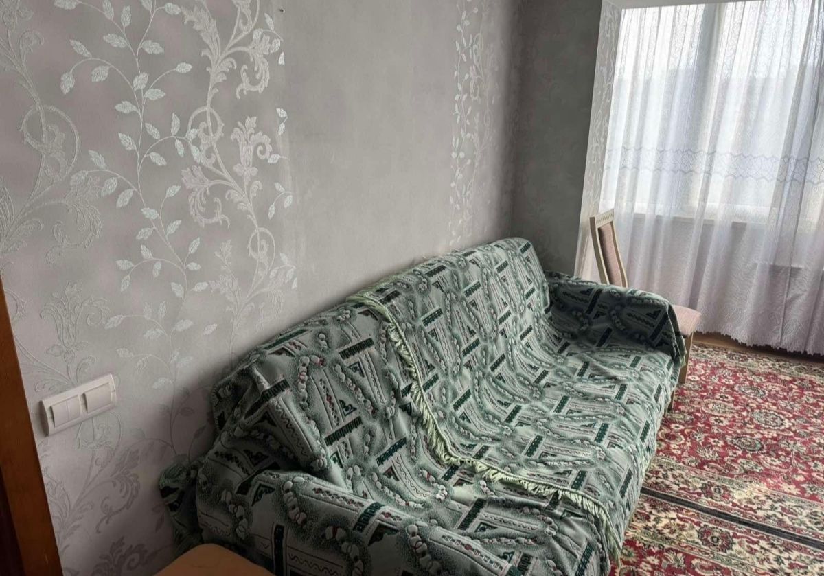 1834388359746877