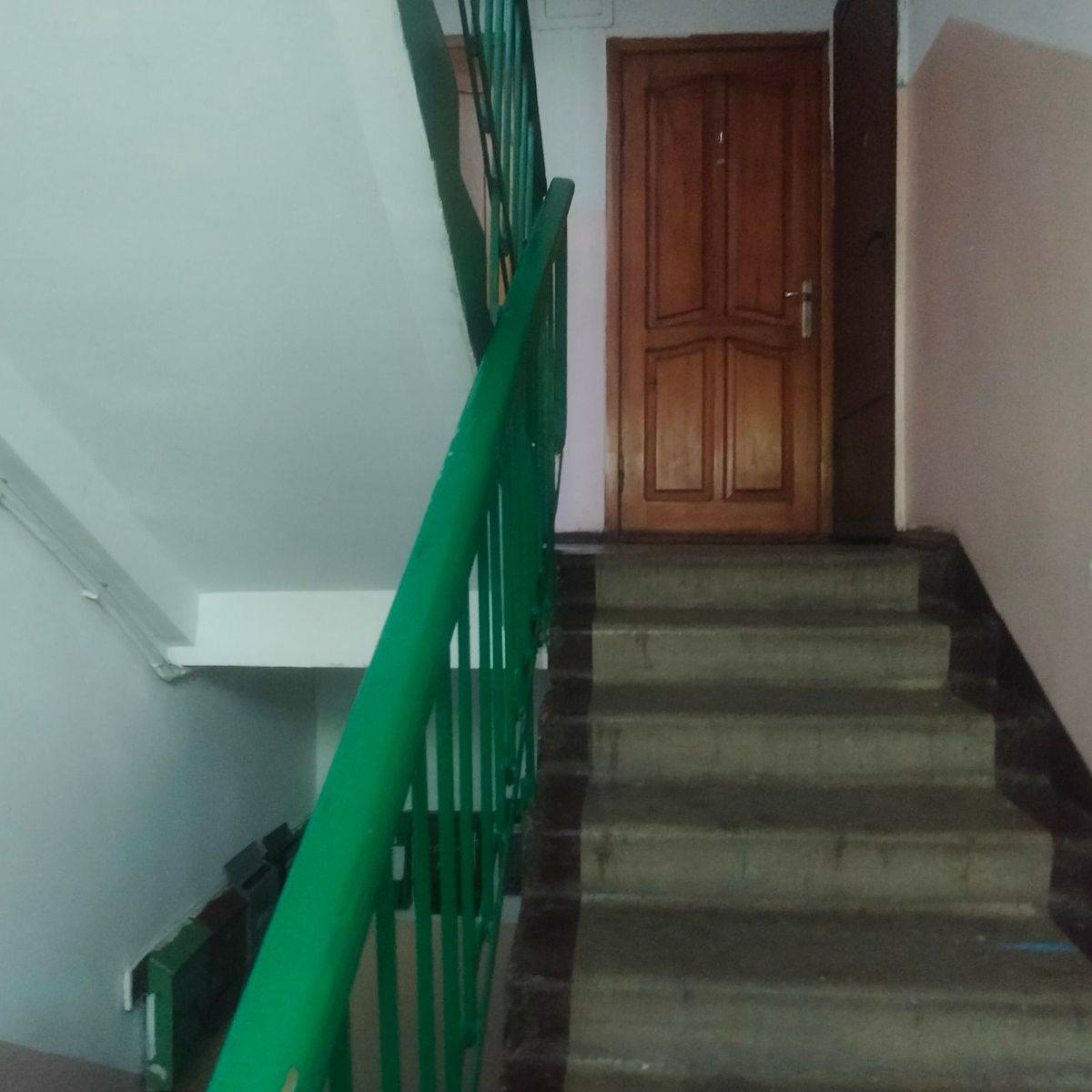 1835726086030877