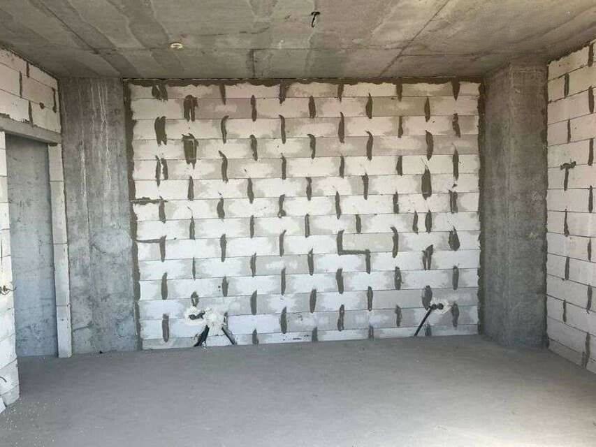 1831289656131878