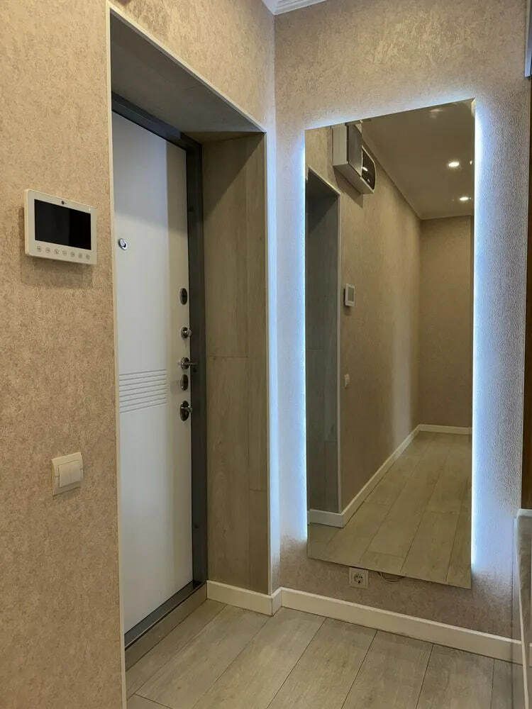 1833278927830878