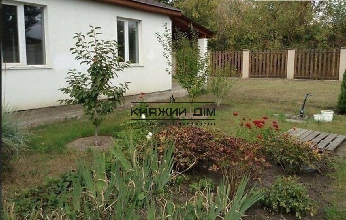 1835364075067879