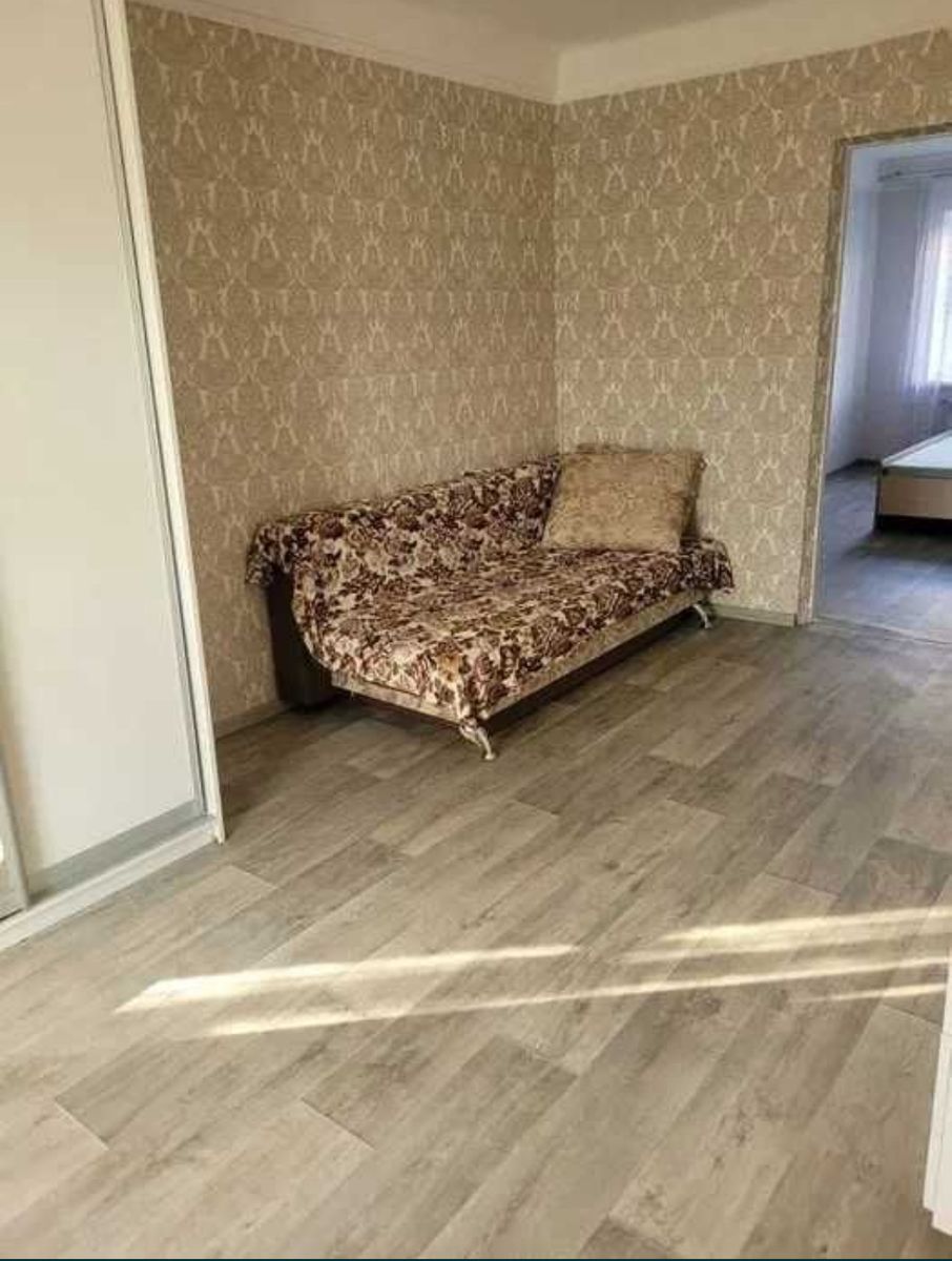 1834473398816880