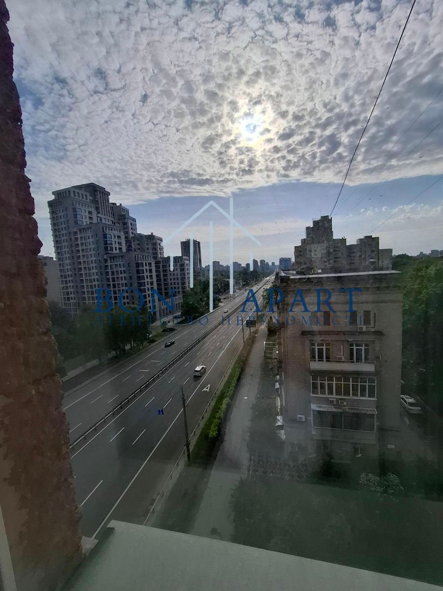 1834809741560881