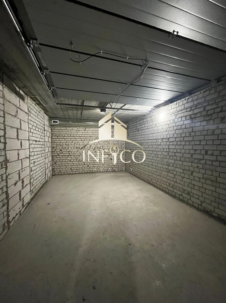 1834806559632883