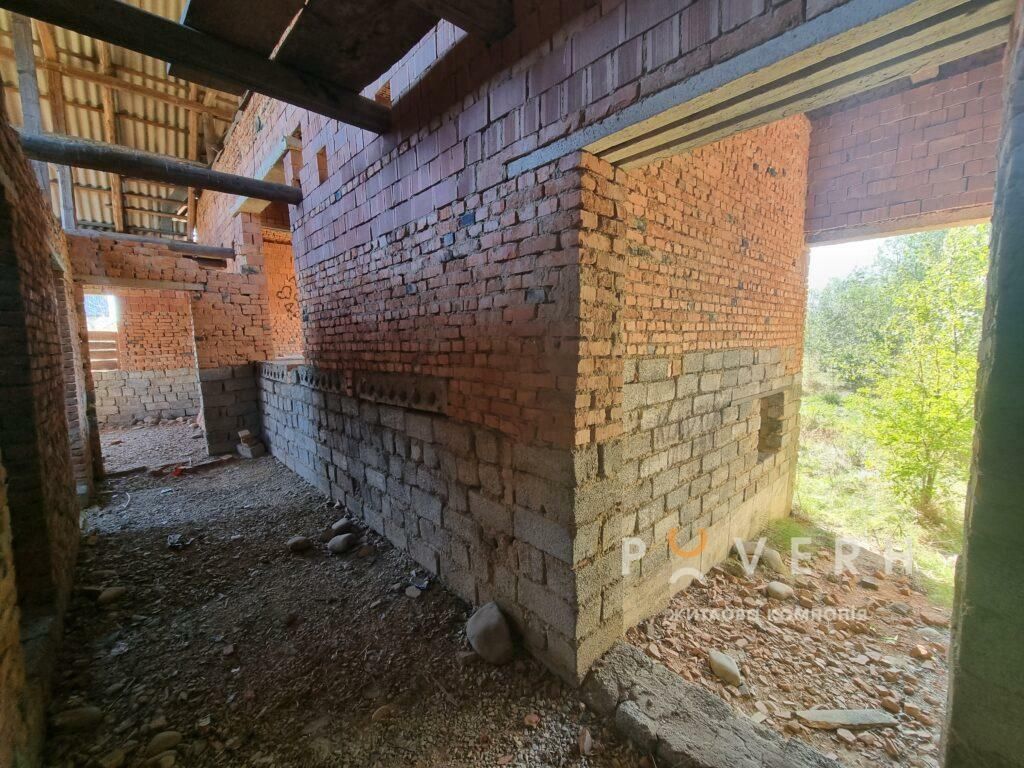 1811147428449884