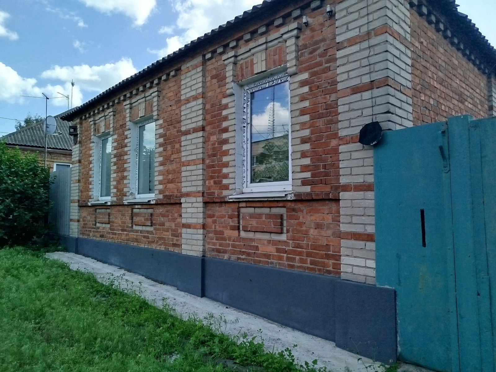 1835528647240884