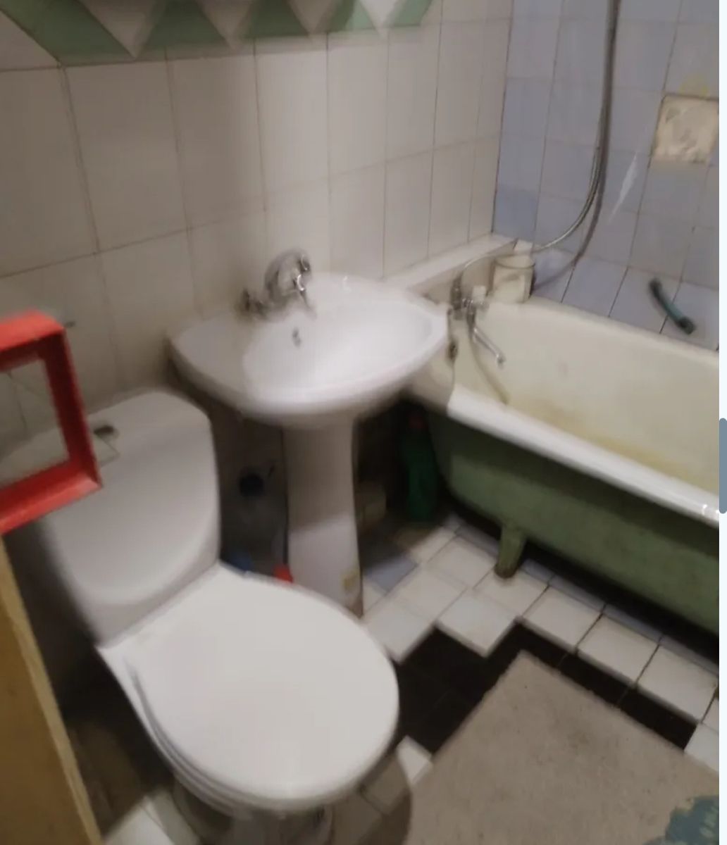 1831995989164885