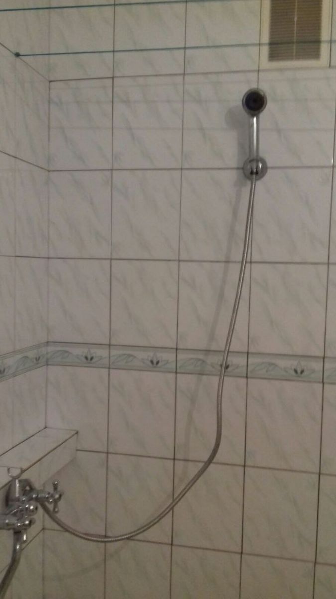 1832558435595885