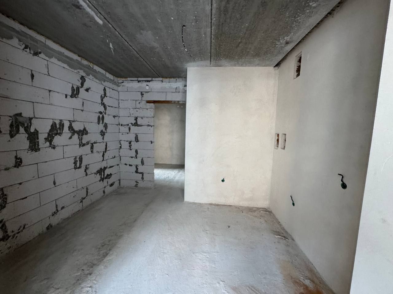 1839072975447885
