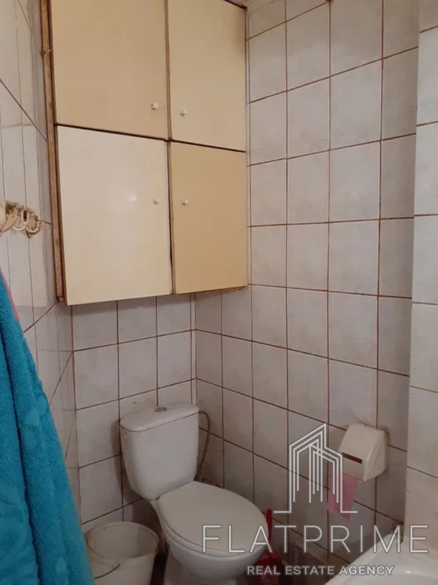 1827483111451886