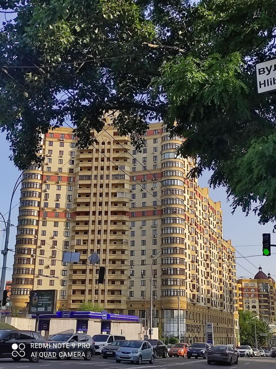 1834229119686886