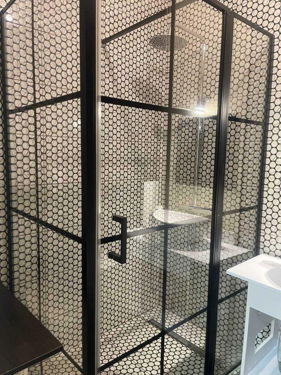 1832003586030887