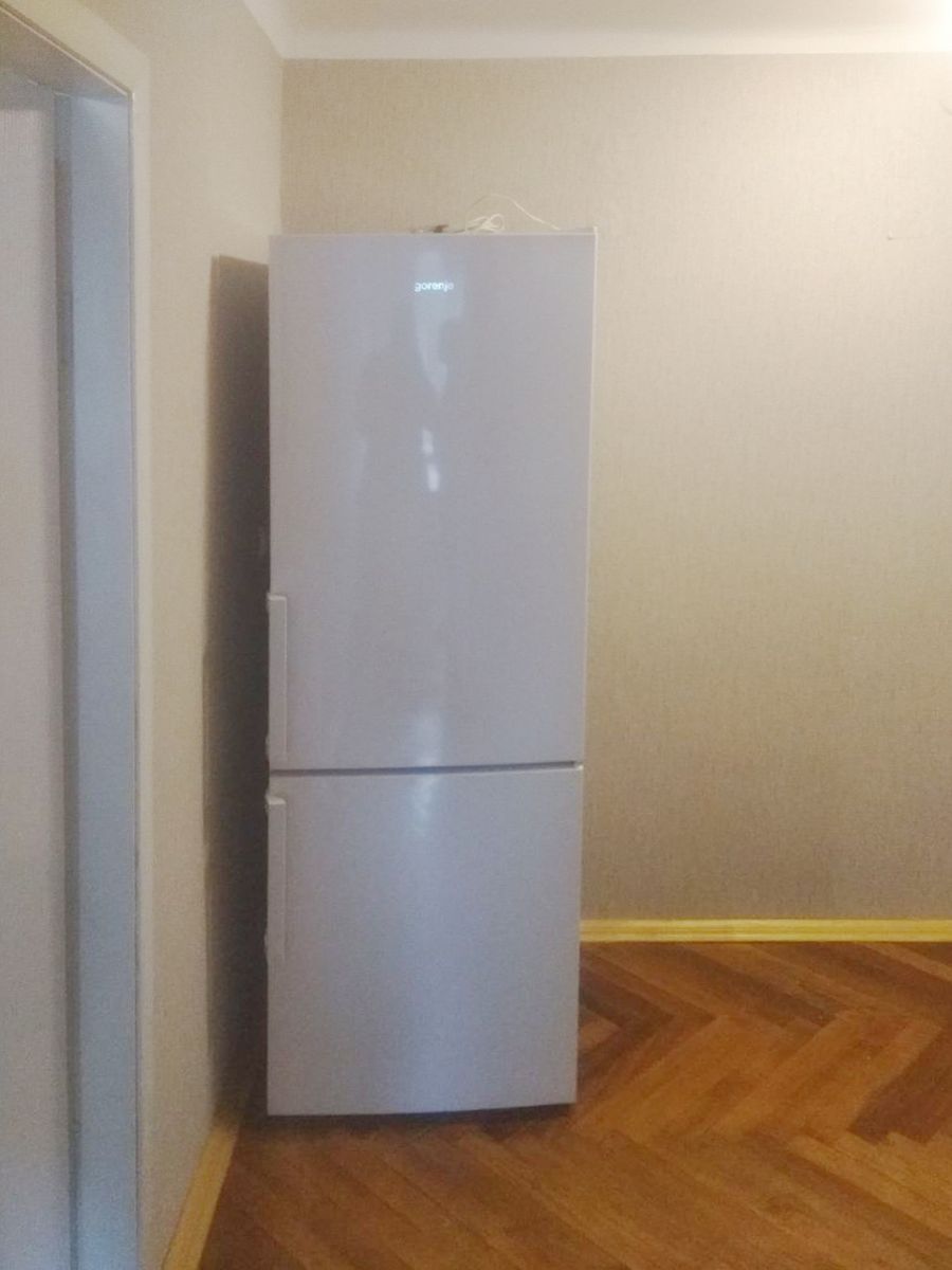 1800548109325888