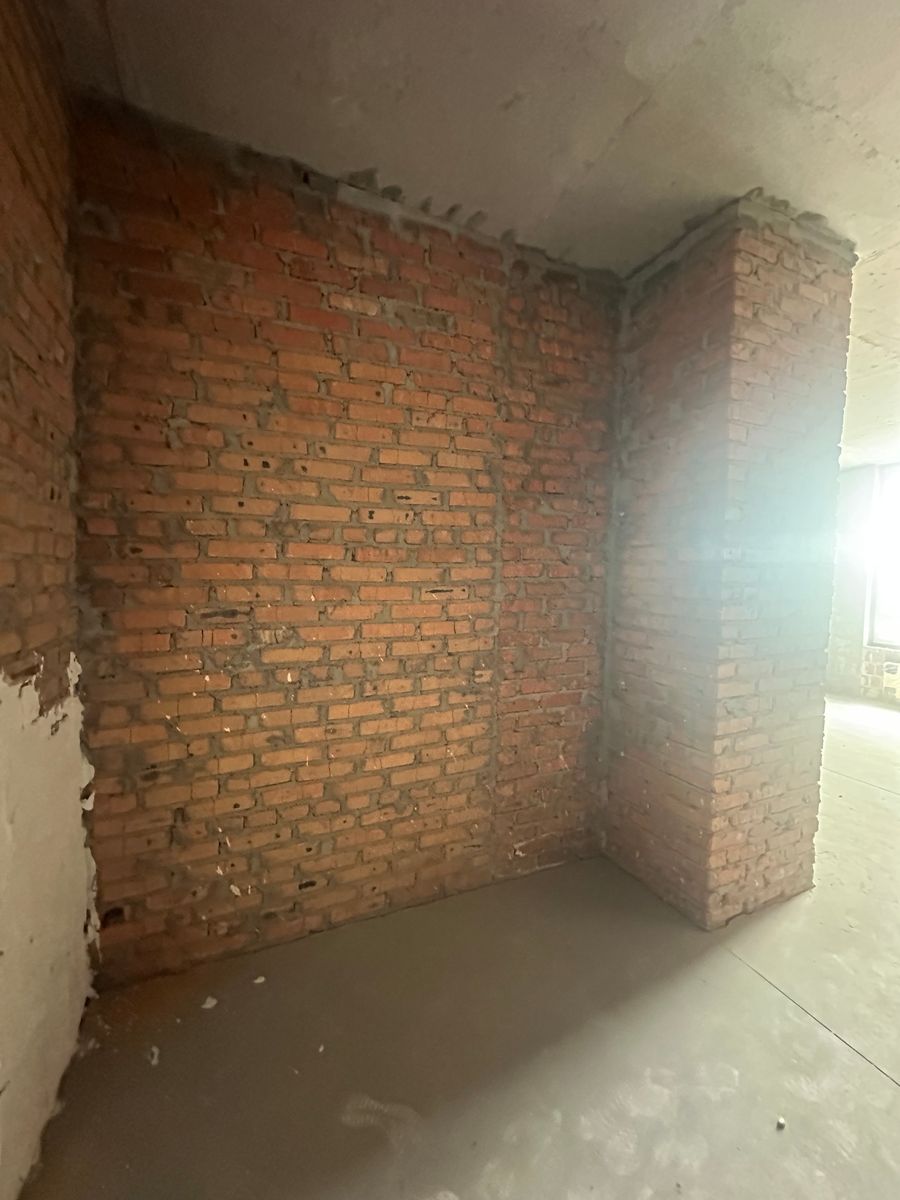 1833976181576888