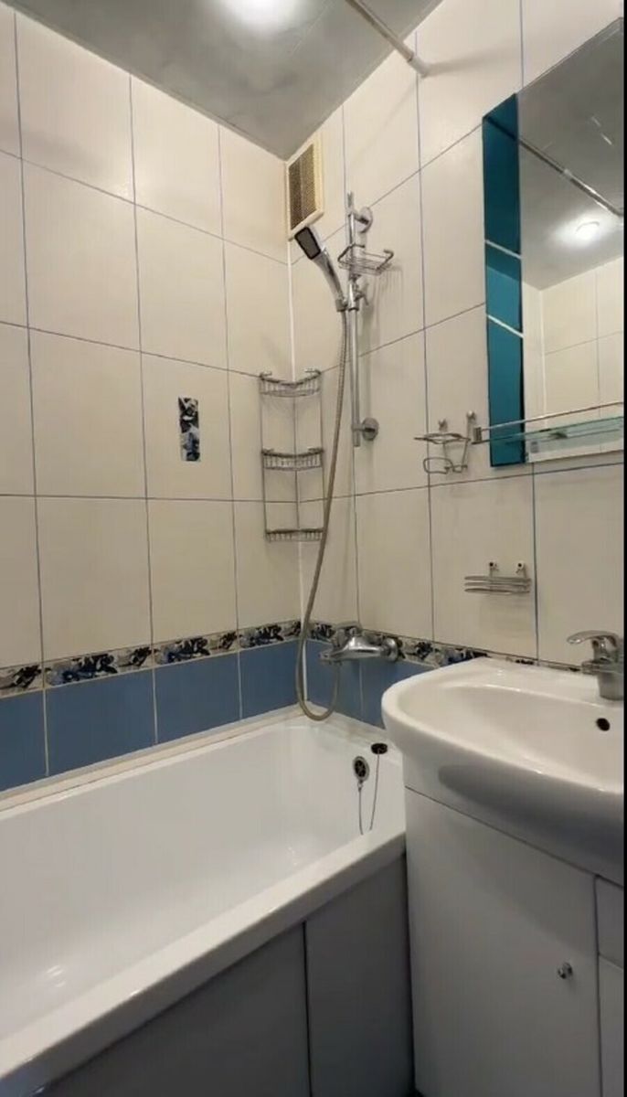 1834909384120889