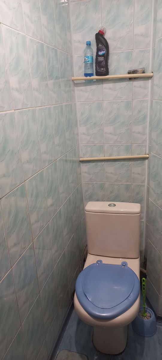 1835619150560889