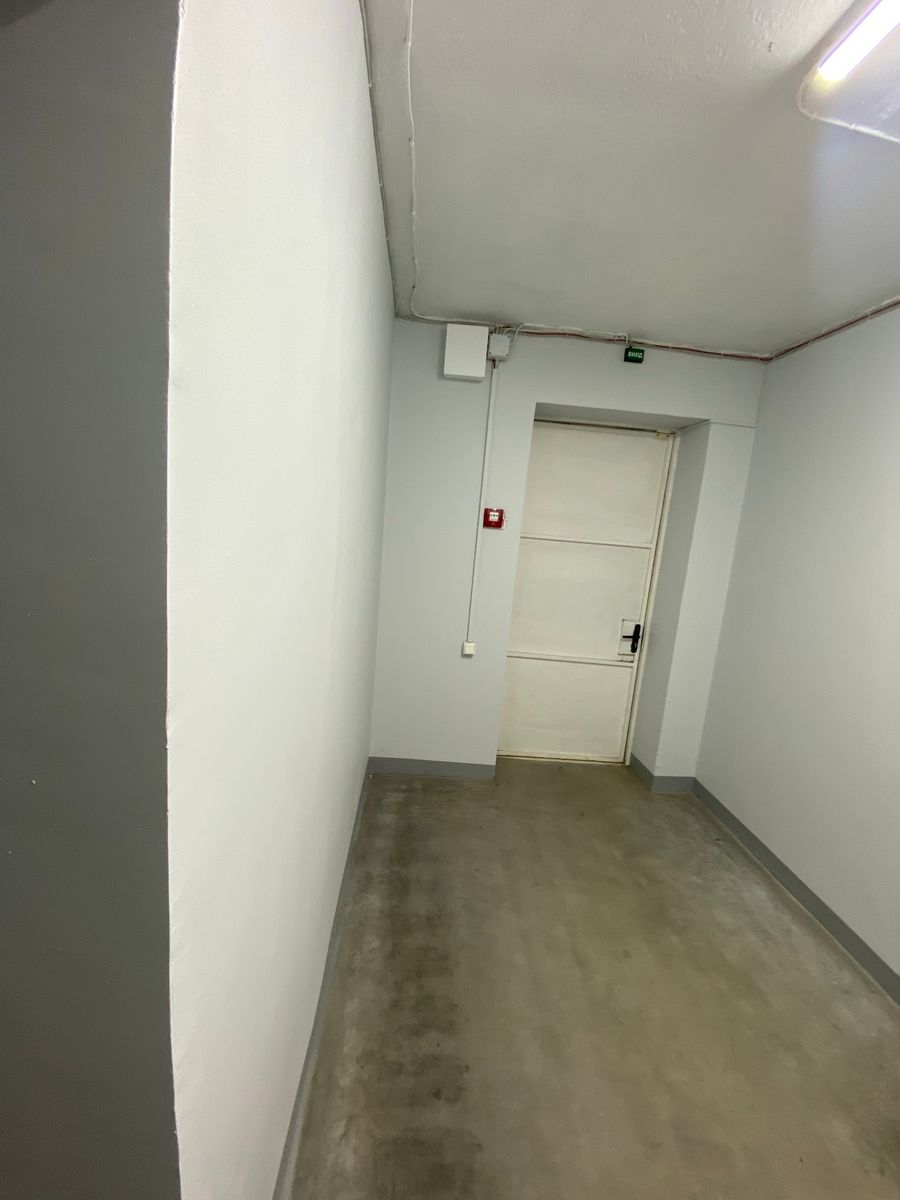 1838258096983889