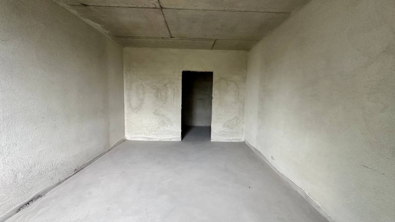 1835107229590089