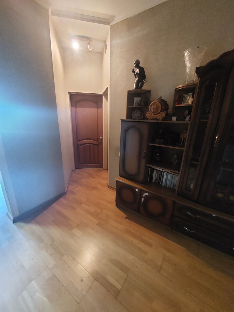 1835903215038089