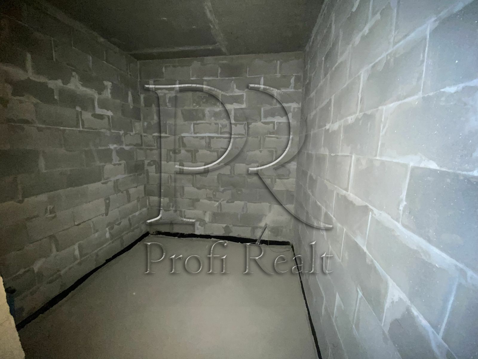 1832003032973891