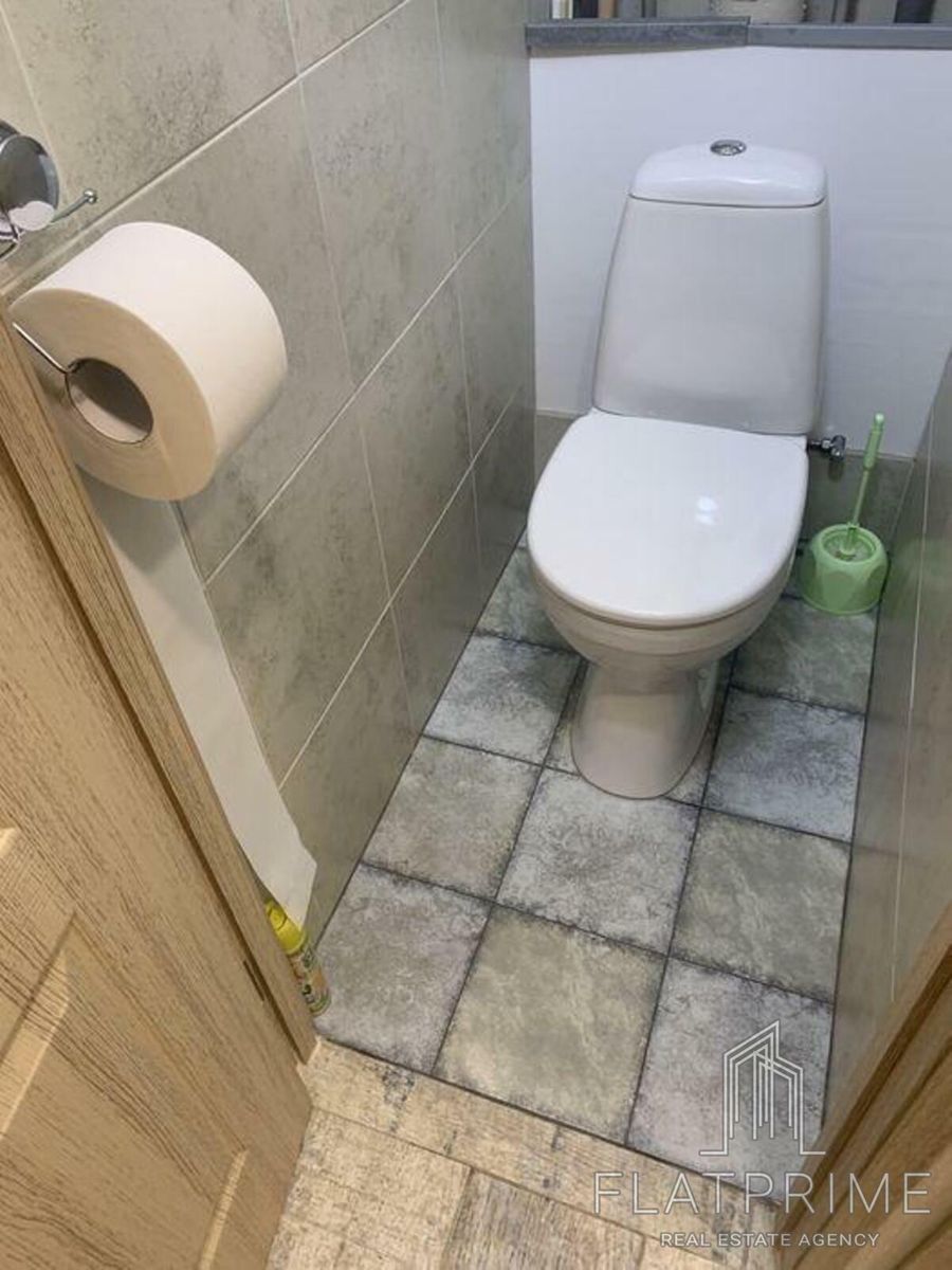 1830997496510894