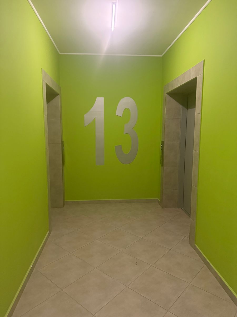 1832757475821894