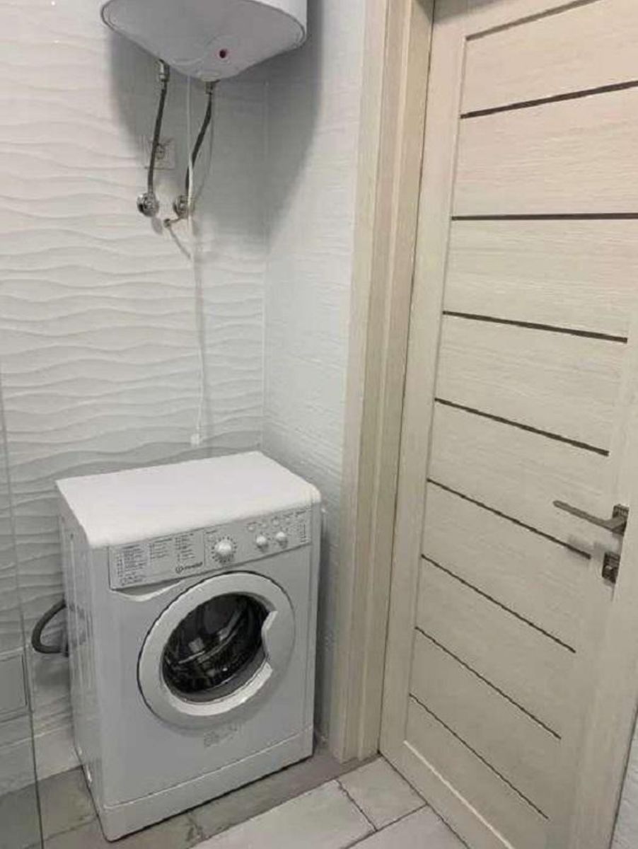 1837360923291894