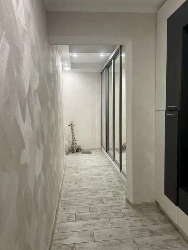 1835996961105895