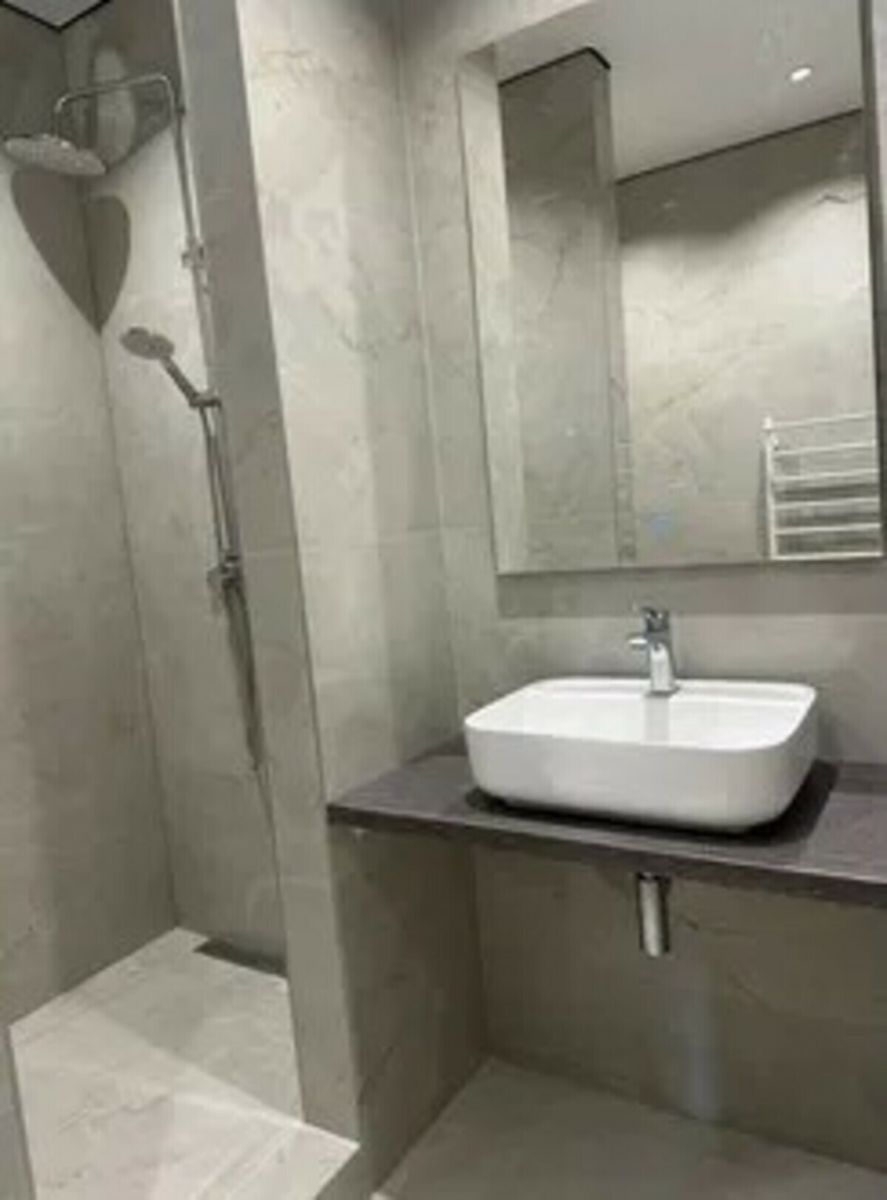 1836357027260895