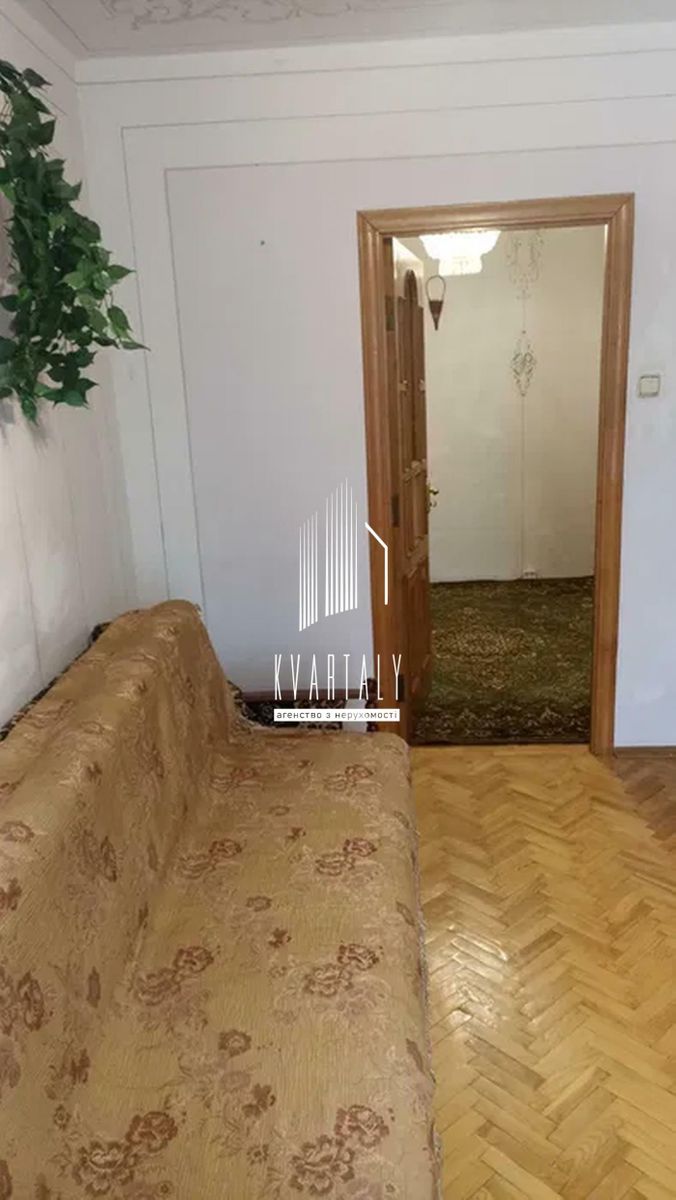 1831902622679896