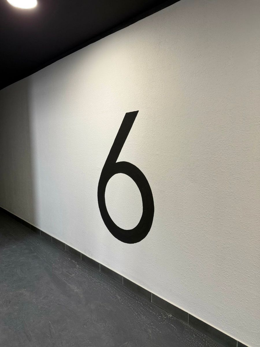 1833355599951896