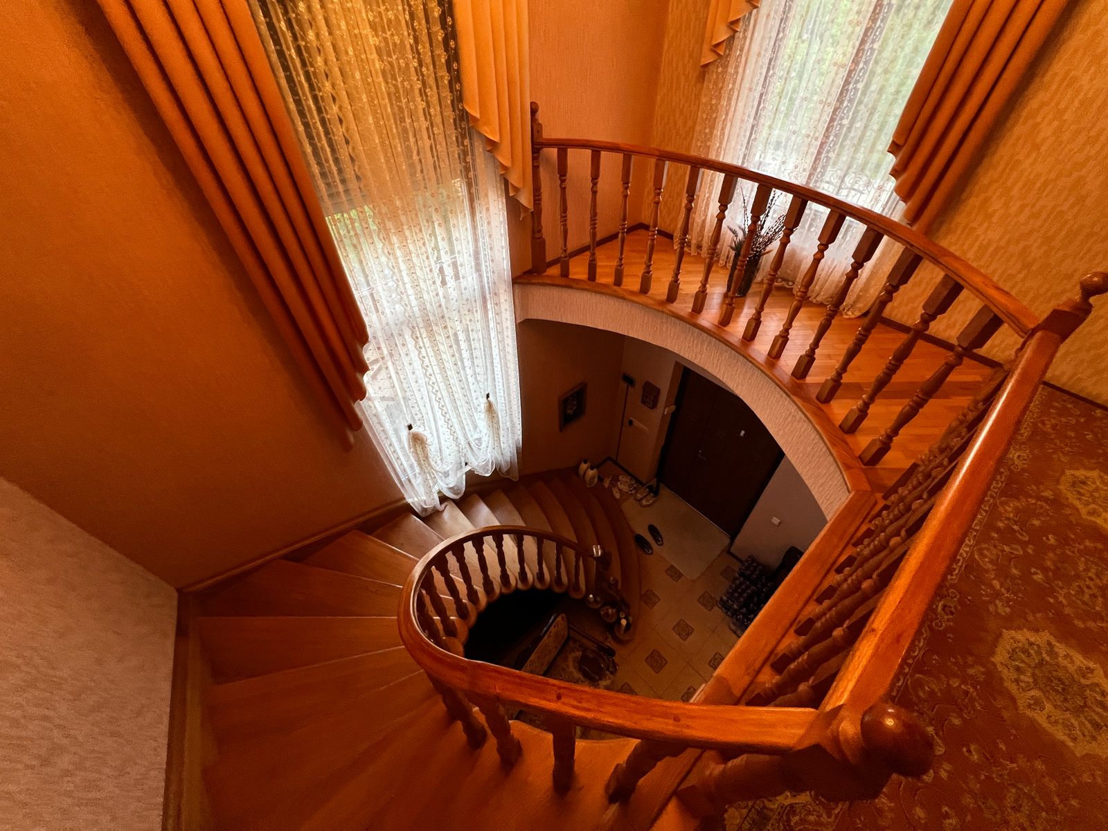 1835086628831898