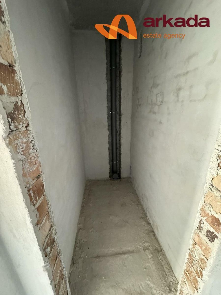 1838522308321899