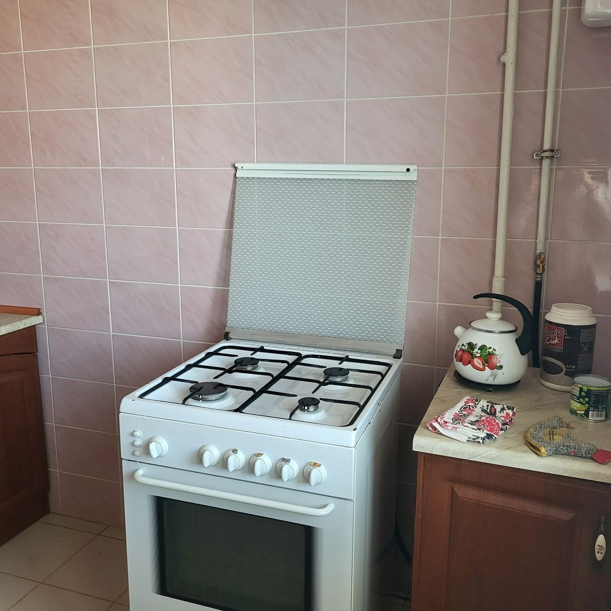 1835167436561900