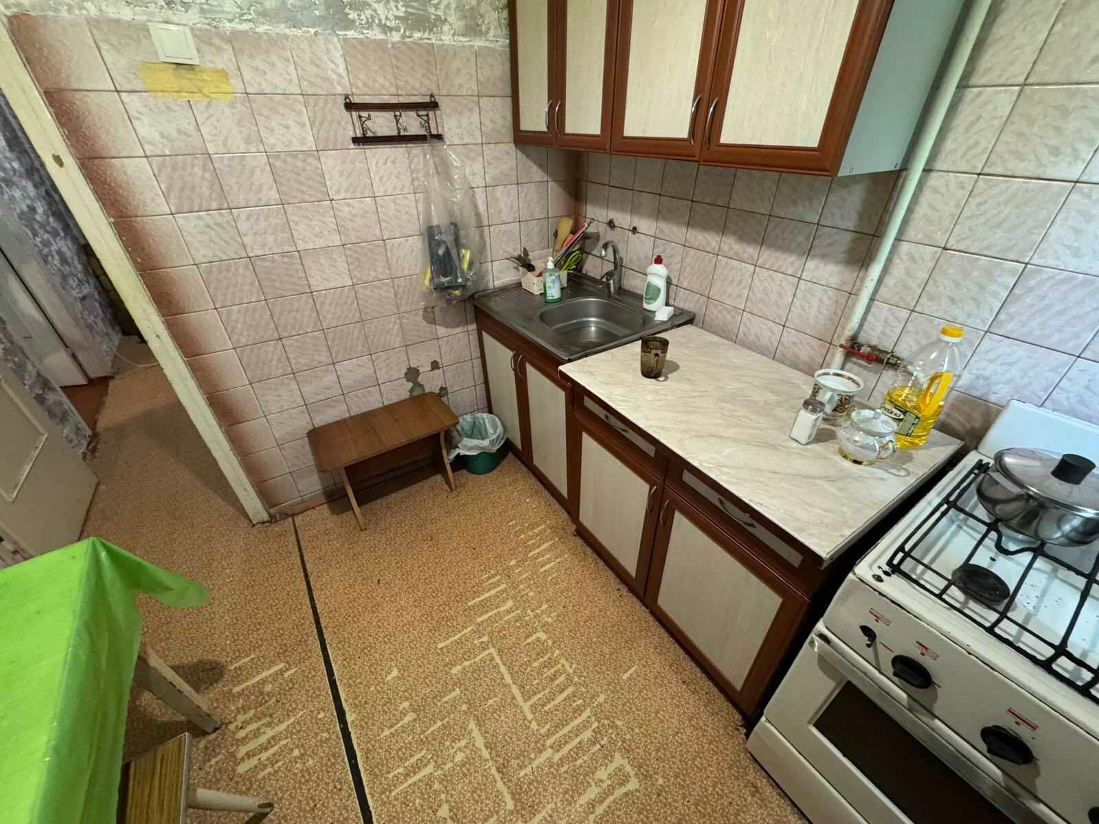 1836541623075900
